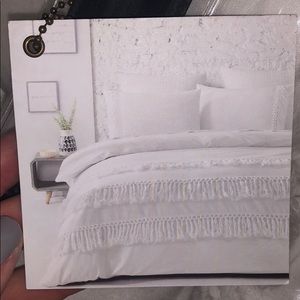 ARTISAN NY HOME COMFORTER!